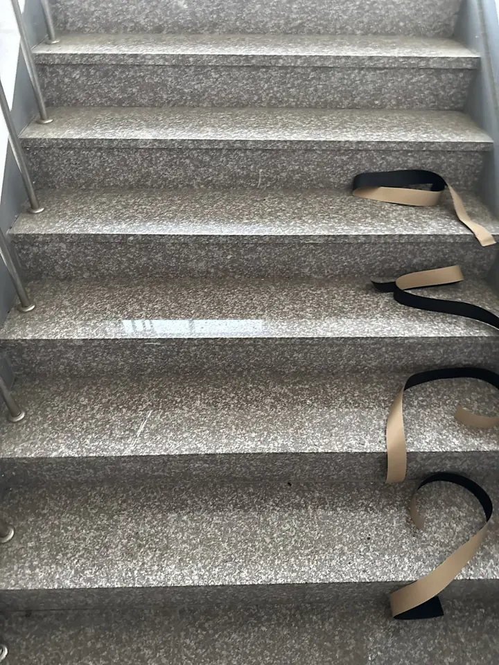 동탄산업단지 비상계단 대리석 계단 논슬립 테이프 시공 현장